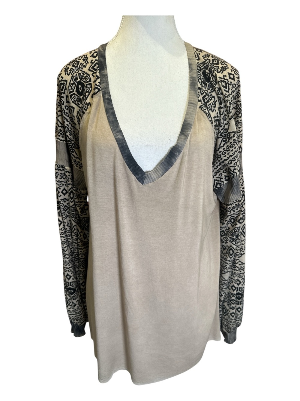 POL Aztec Print Beige Blouse - Picture 6 of 11